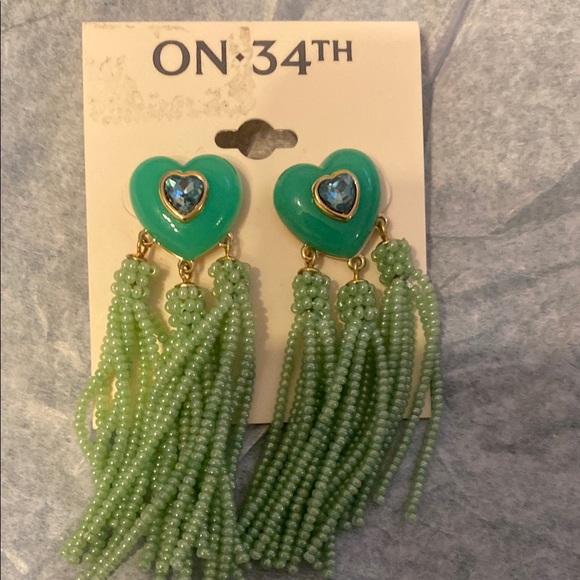 Green Heart Tassel Earrings - Picture 3 of 3